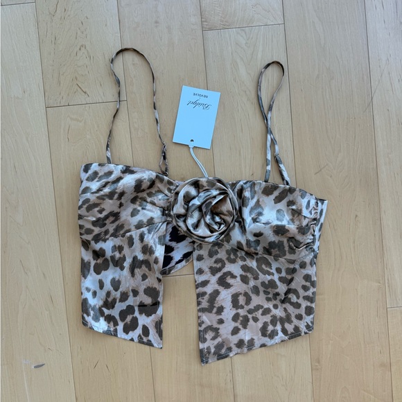 Bridget x Revolve Top - Picture 4 of 6